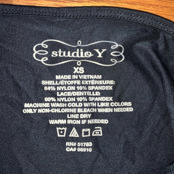 Lace tank tops - Picture 2 of 4